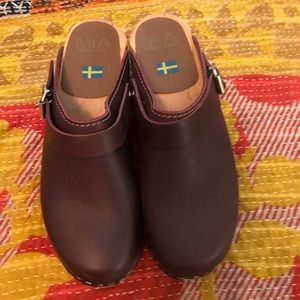Mia Swedish clogs size 8/38 burgundy